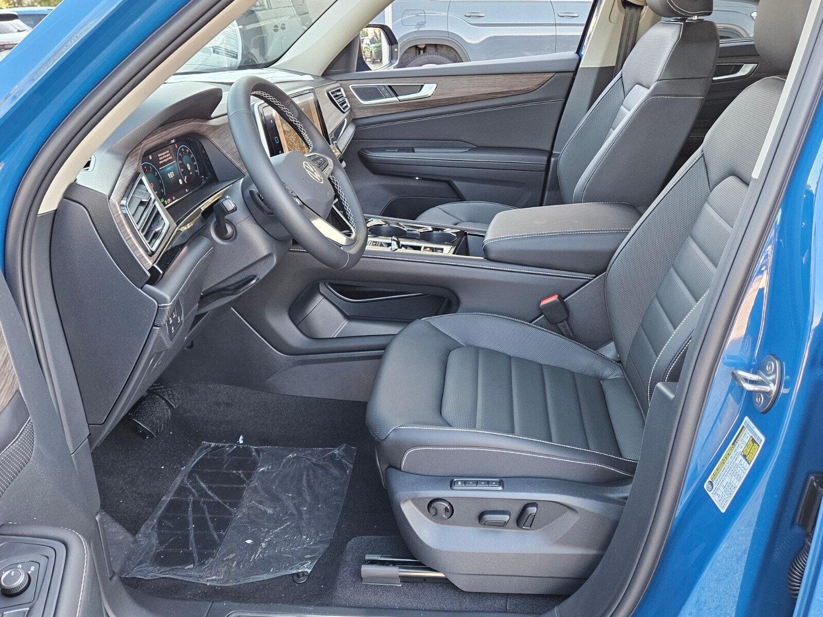 2026 Volkswagen Atlas SEL photo 3