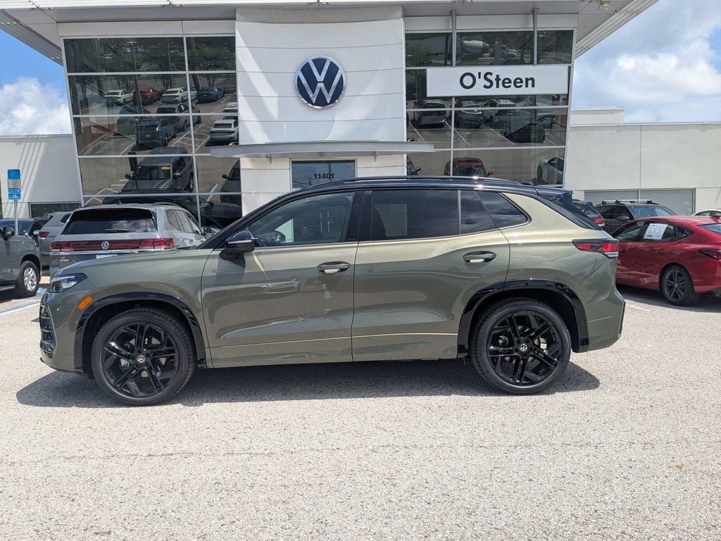 New 2026 Volkswagen Tiguan 2.0T SE R-Line Black SUV