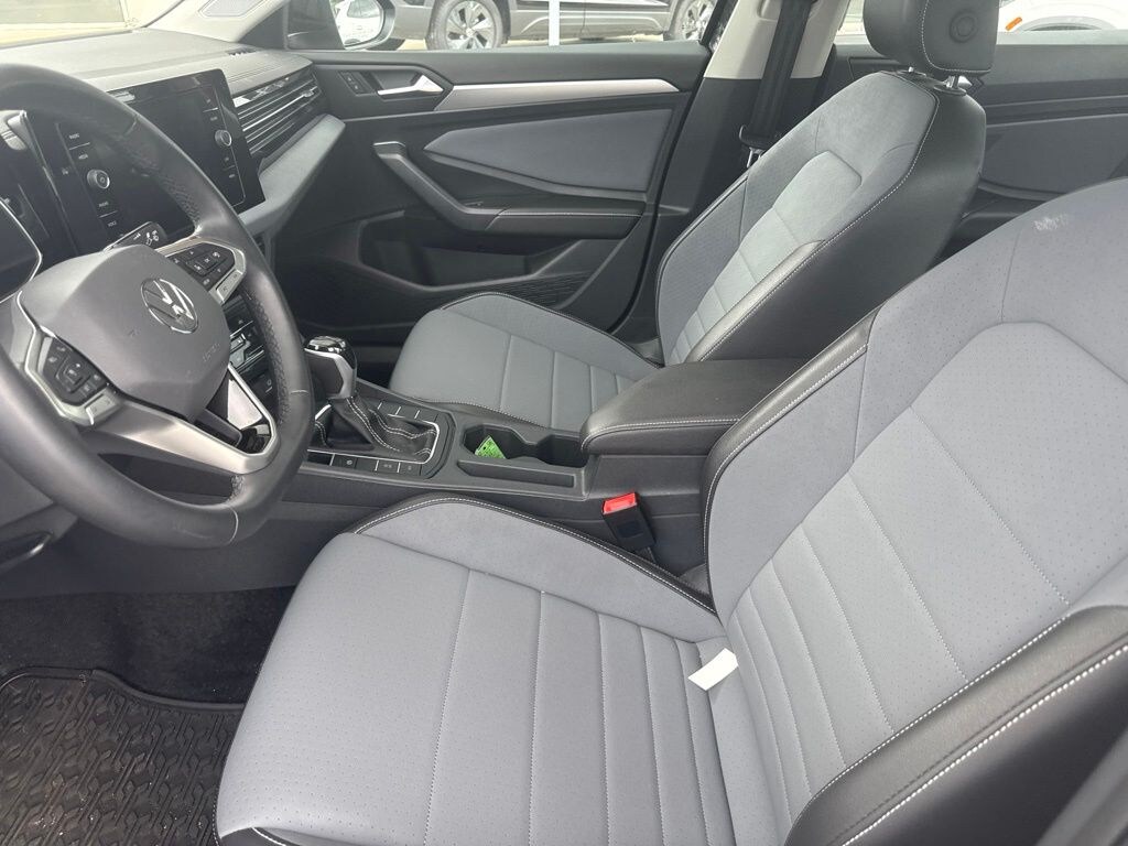 Used 2026 Volkswagen Jetta 1.5T SE Sedan