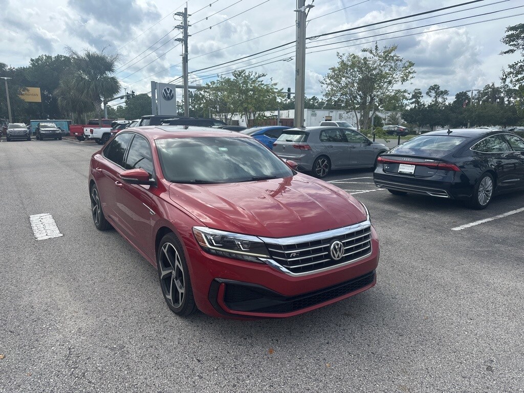 2021 Volkswagen Passat 2.0T R-Line photo 3