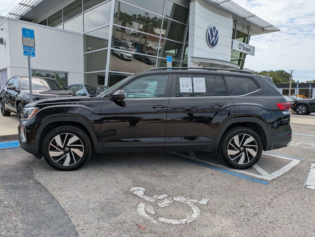Used 2024 Volkswagen Atlas 2.0T SE w/Technology SUV