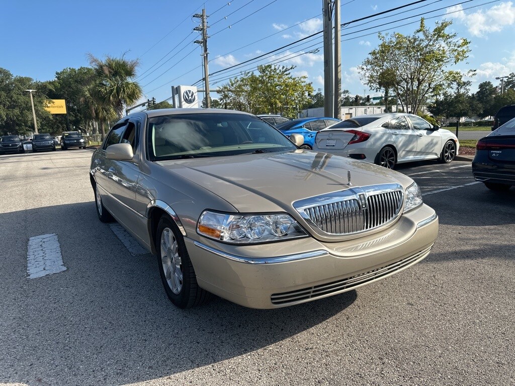 2008 Lincoln Town Car Signature Limited photo 3