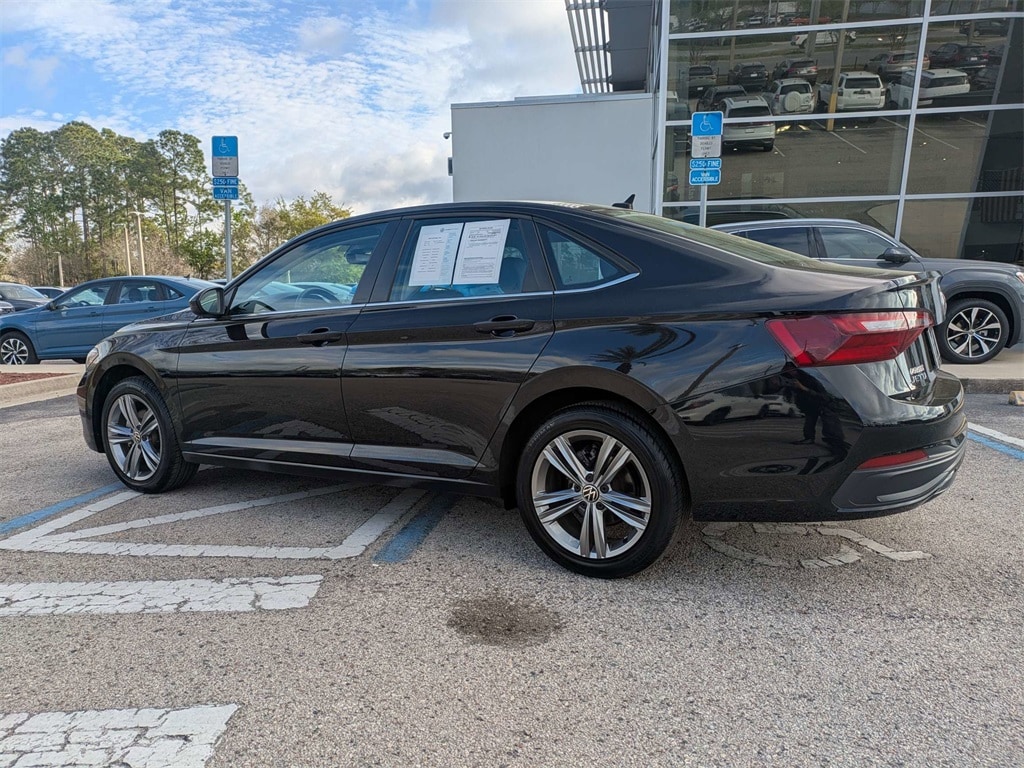 Certified 2022 Volkswagen Jetta 1.5T SE Sedan
