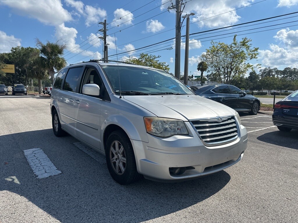 2010 Chrysler Town & Country Touring photo 3