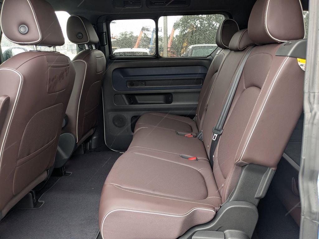 New 2025 Volkswagen ID. Buzz Pro S Minivan/Van