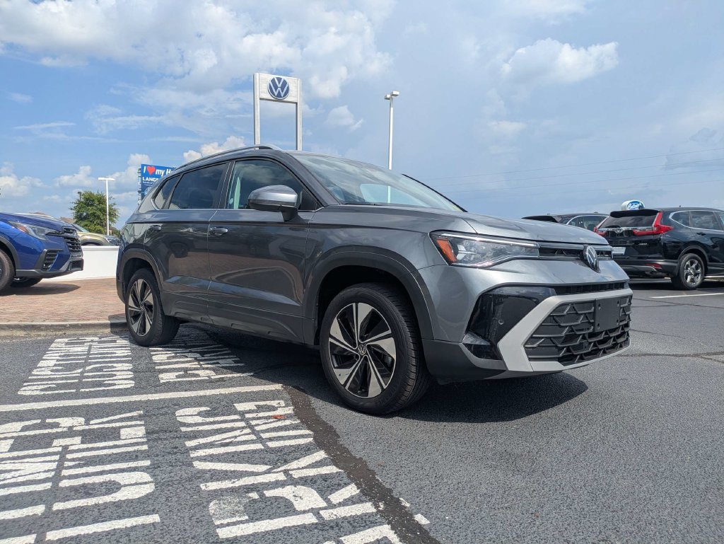 Used 2025 Volkswagen Taos 1.5T SE SUV