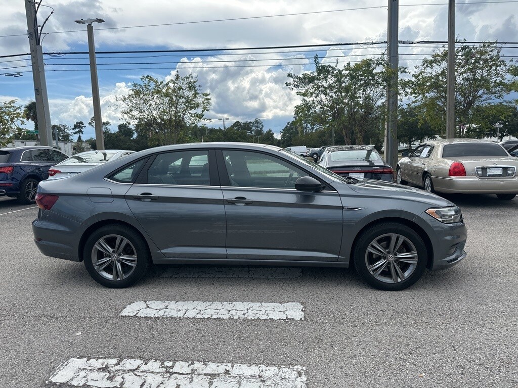 2019 Volkswagen Jetta 1.4T R-Line photo 4