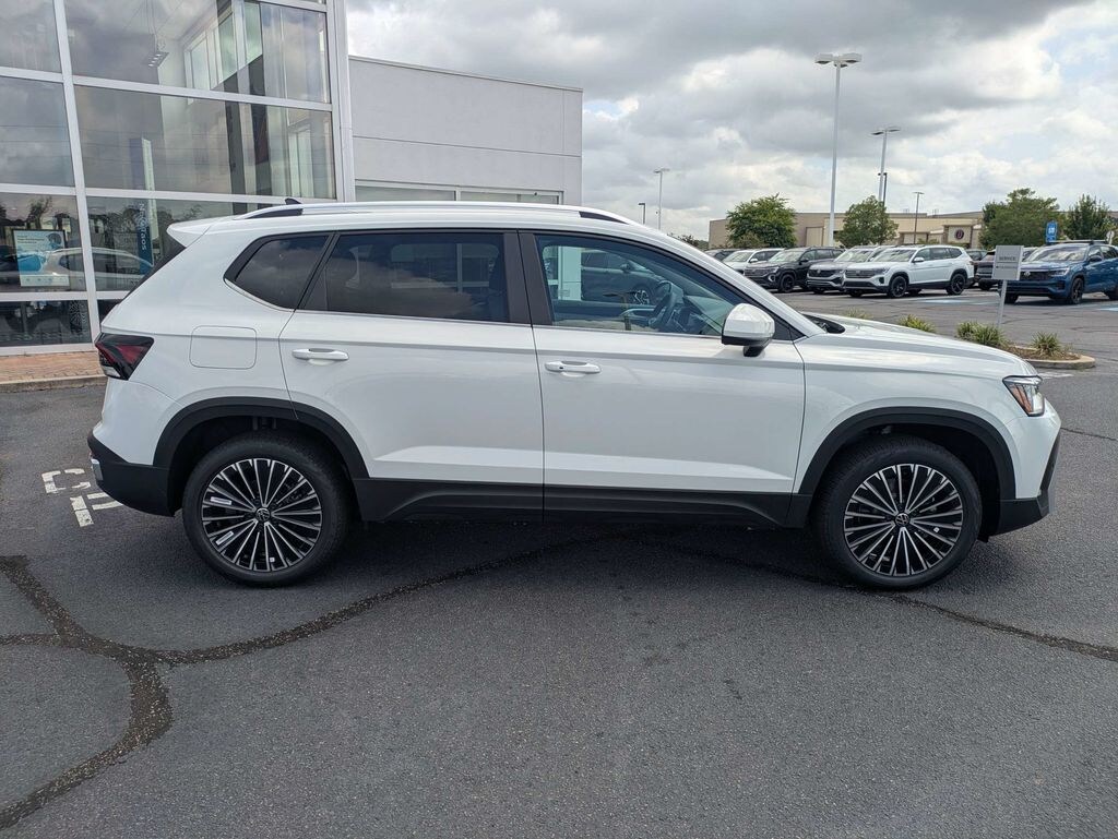 New 2026 Volkswagen Taos 1.5T SE SUV
