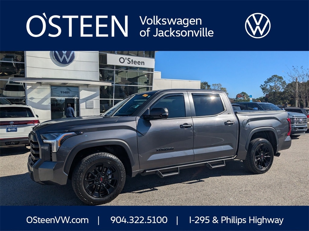 2024 Toyota Tundra SR5's photo