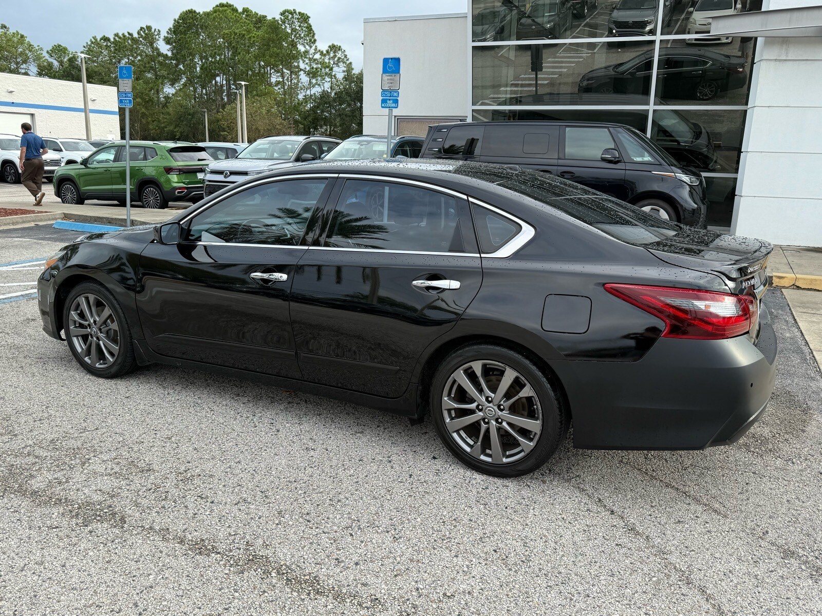 2018 Nissan Altima 2.5 SR photo 3