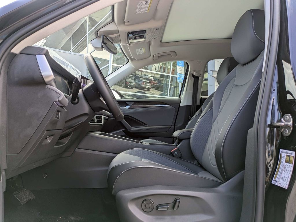 New 2026 Volkswagen Tiguan 2.0T SE SUV
