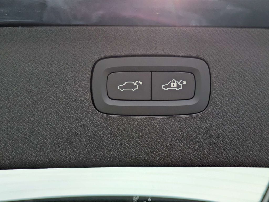 2026 Volvo XC90 Core - Photo 13