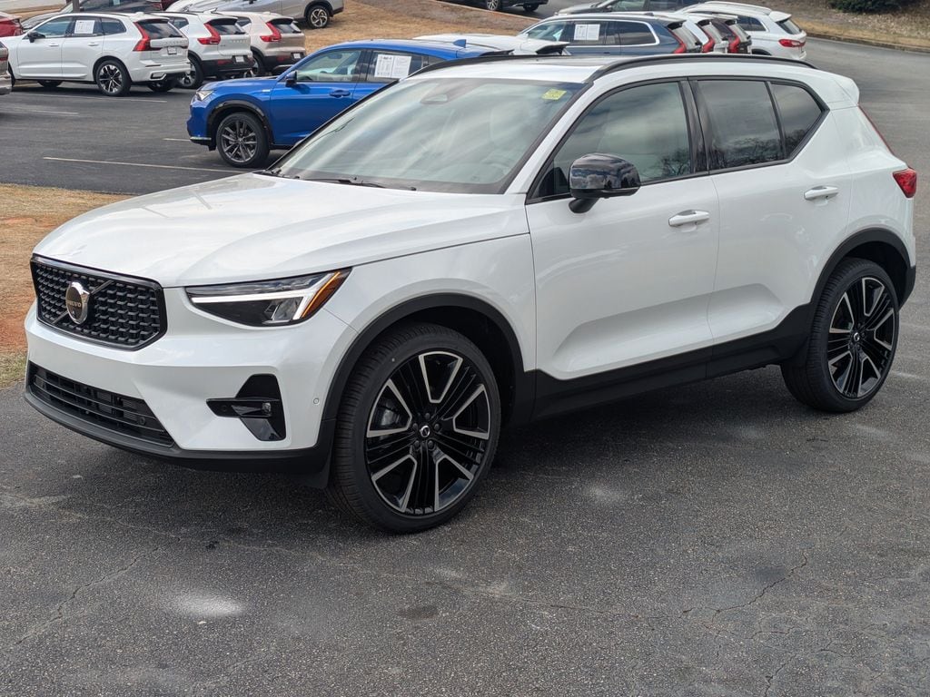 New 2026 Volvo XC40 B4 Plus SUV