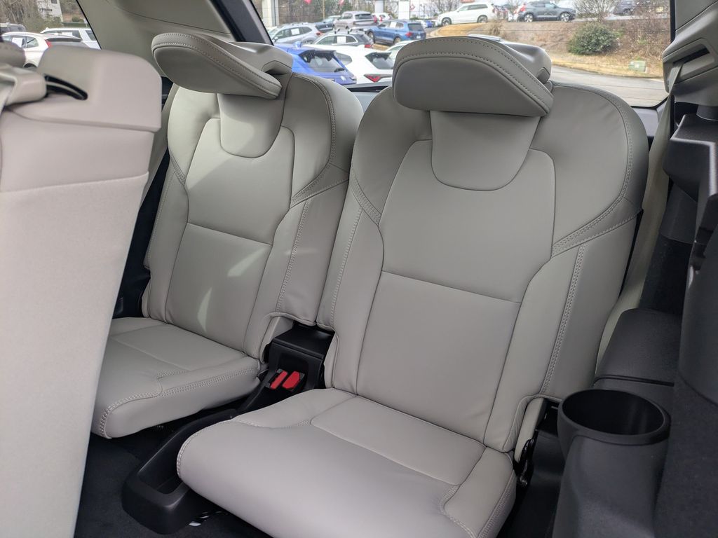 2026 Volvo XC90 Ultra - Photo 13