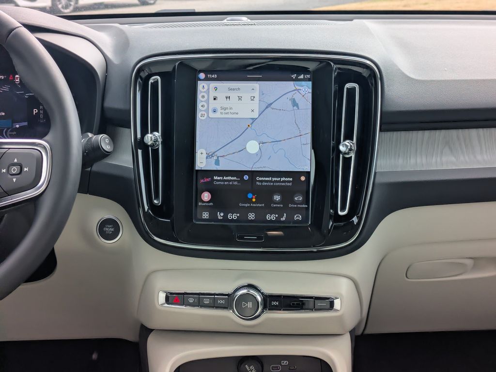 2026 Volvo XC40 Plus - Photo 18