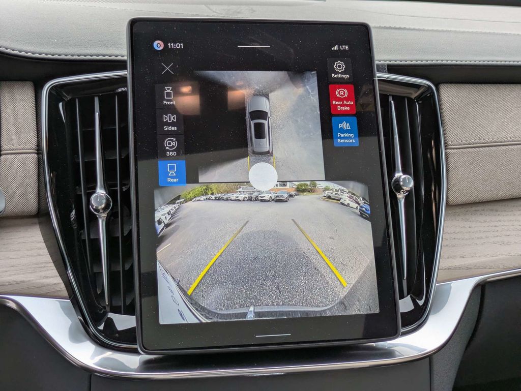 2026 Volvo XC90 Core - Photo 24