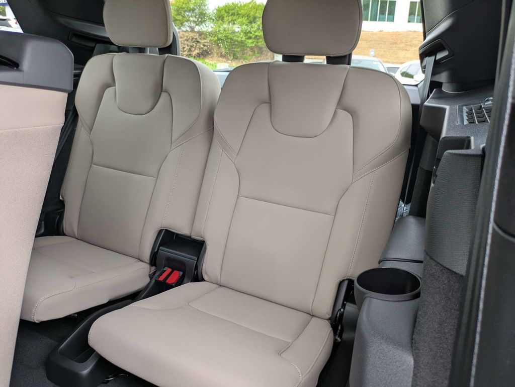 2026 Volvo XC90 Core - Photo 14