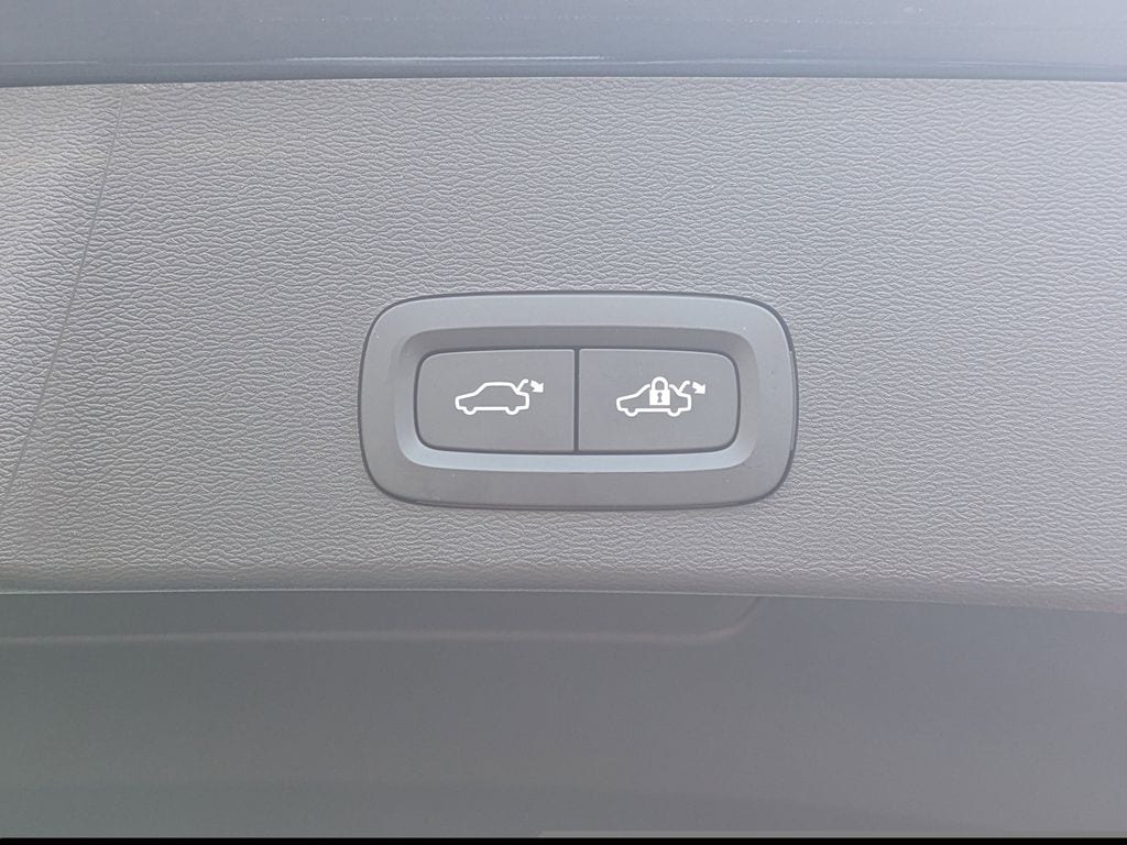 2026 Volvo XC40 Ultra Black Edition - Photo 14