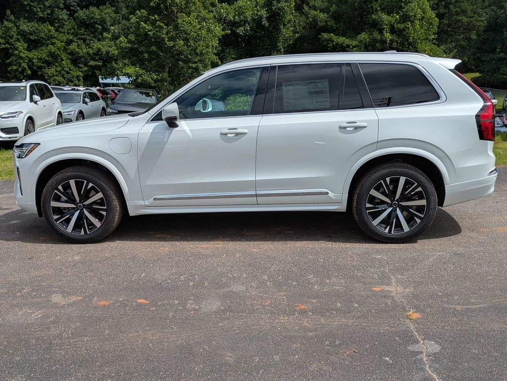 New 2026 Volvo XC90 plug-in hybrid T8 Core SUV