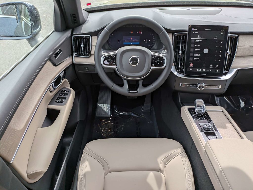 2026 Volvo XC90 Core - Photo 17