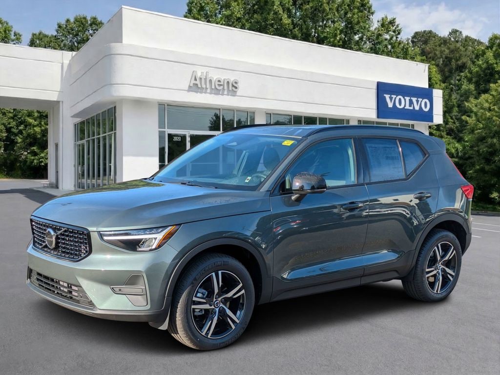 New 2026 Volvo XC40 B5 Core SUV