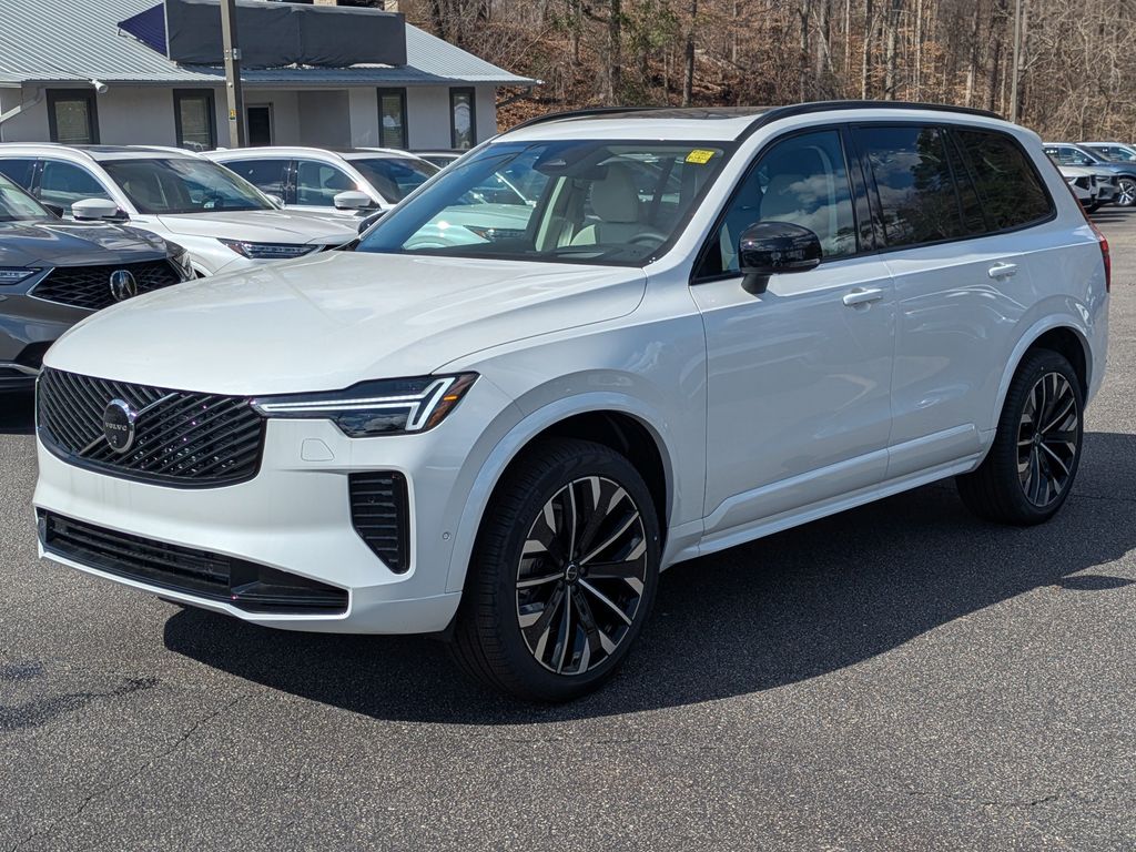 2026 Volvo XC90 Ultra - Photo 2