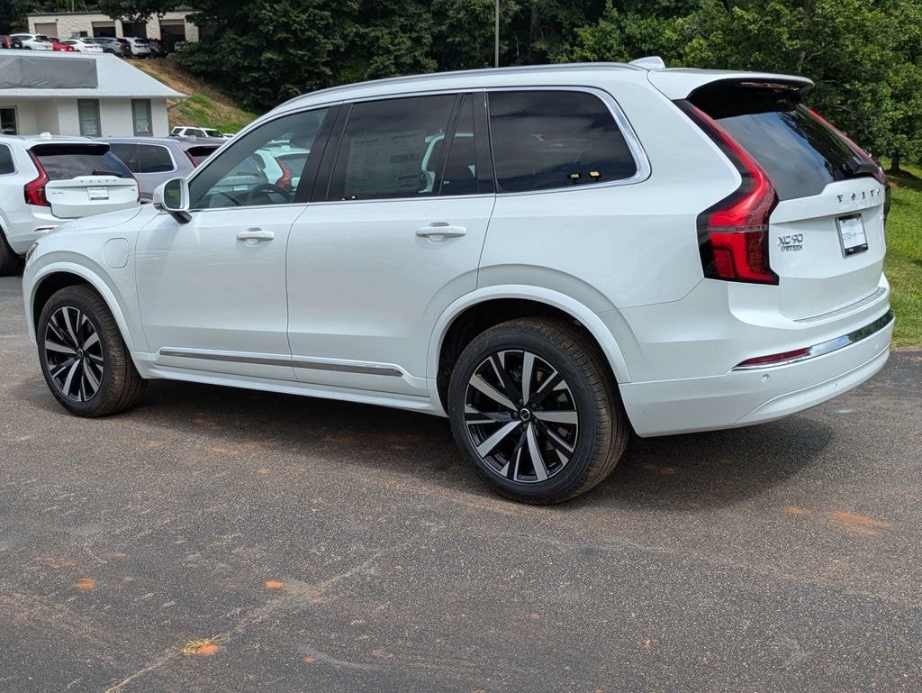 New 2026 Volvo XC90 plug-in hybrid T8 Core SUV