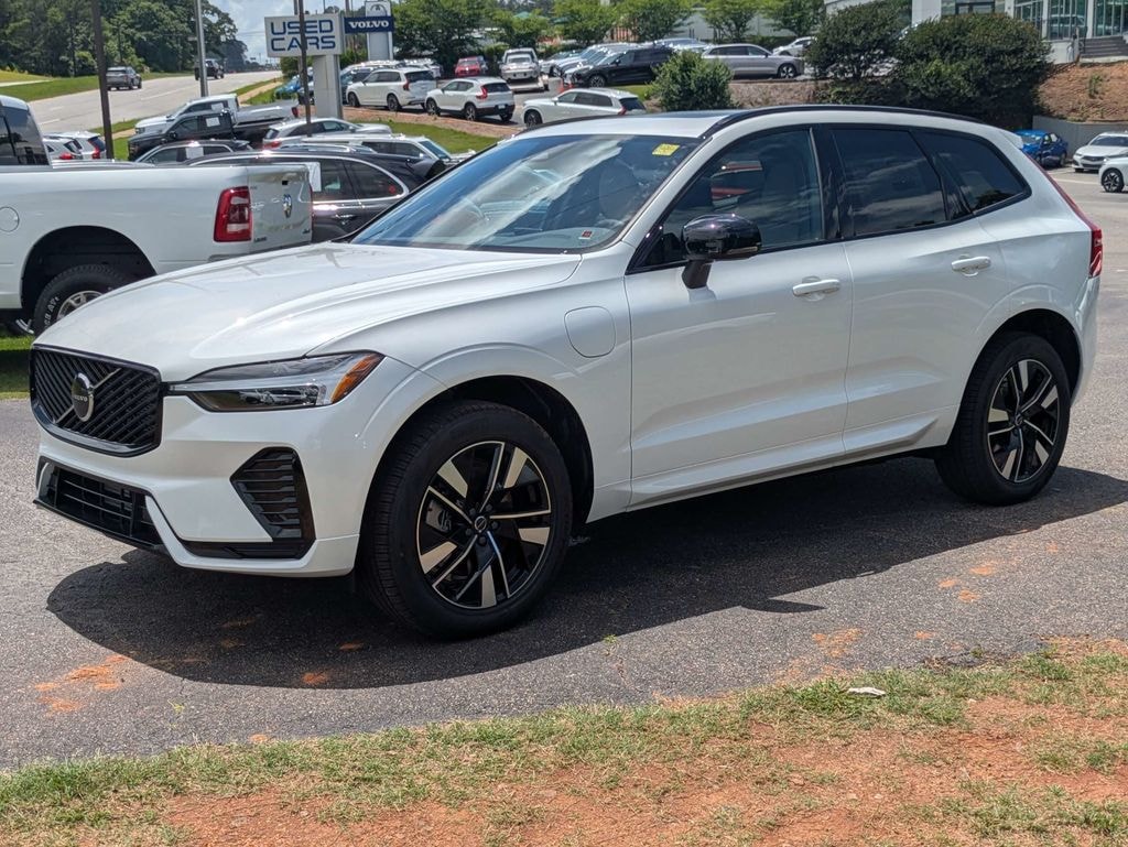 New 2026 Volvo XC60 plug-in hybrid T8 Core SUV