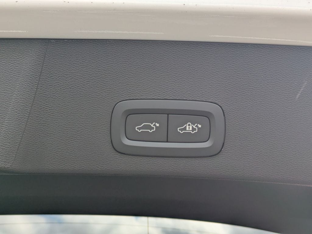 2026 Volvo XC40 Plus - Photo 13