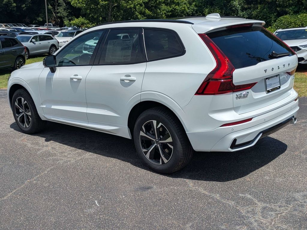 New 2026 Volvo XC60 B5 Core SUV