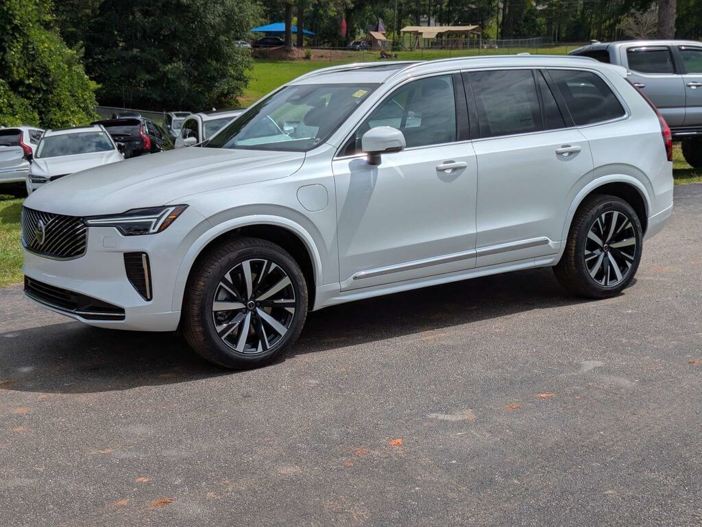New 2026 Volvo XC90 plug-in hybrid T8 Core SUV