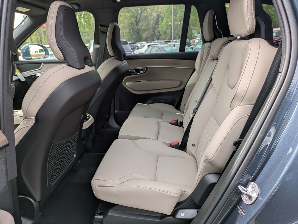 2026 Volvo XC90 Core - Photo 15