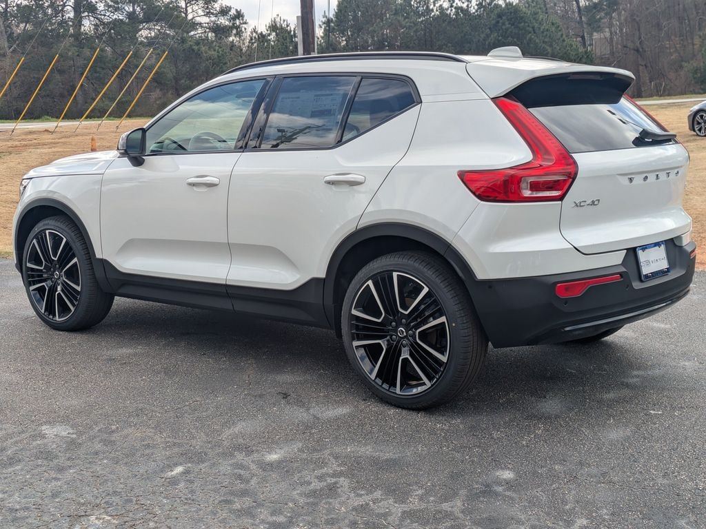 New 2026 Volvo XC40 B4 Plus SUV