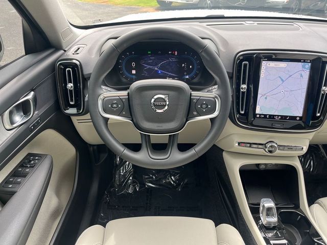 2025 Volvo XC40 Plus - Photo 18