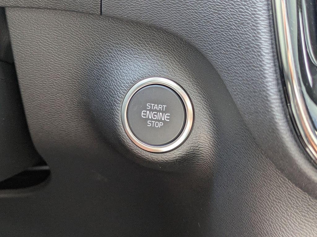 2026 Volvo XC40 Ultra Black Edition - Photo 29