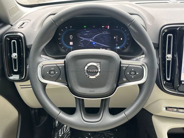 2025 Volvo XC40 Plus - Photo 19