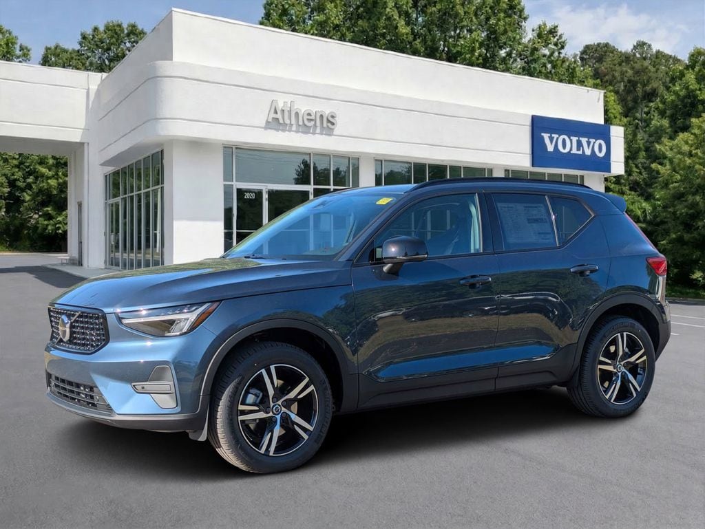 2026 Volvo XC40 B5 Core Dark AWD's photo
