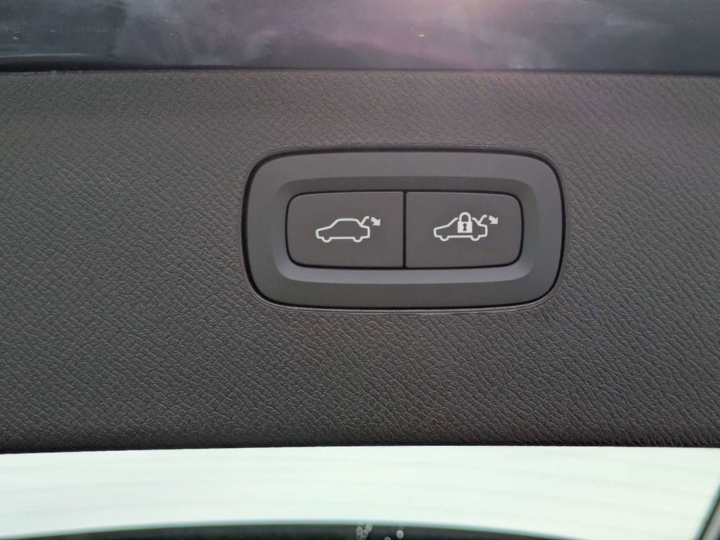 2026 Volvo XC90 Core - Photo 13