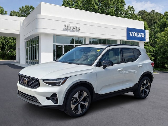 2026 Volvo XC40 B5 Plus AWD SUV