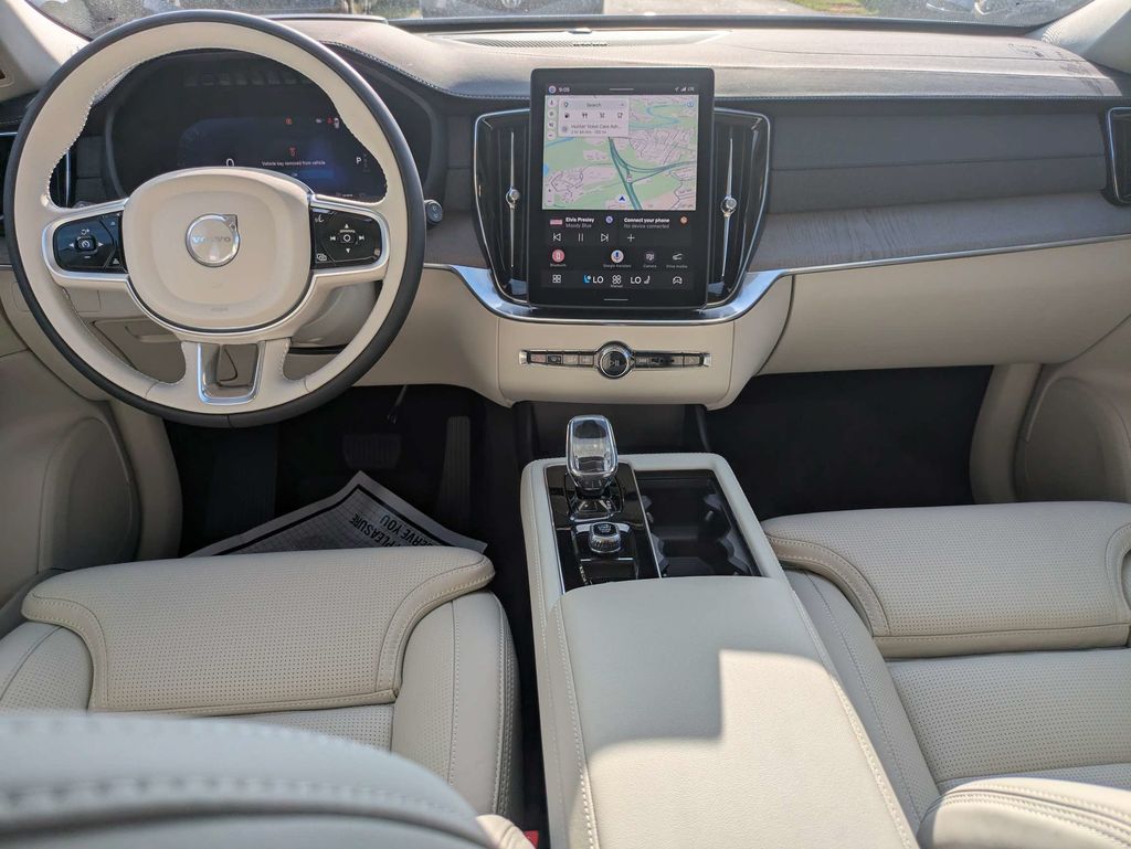 2026 Volvo XC90 Ultra - Photo 16