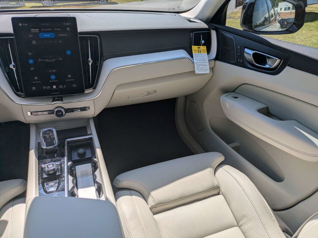 2026 Volvo XC60 Ultra - Photo 18