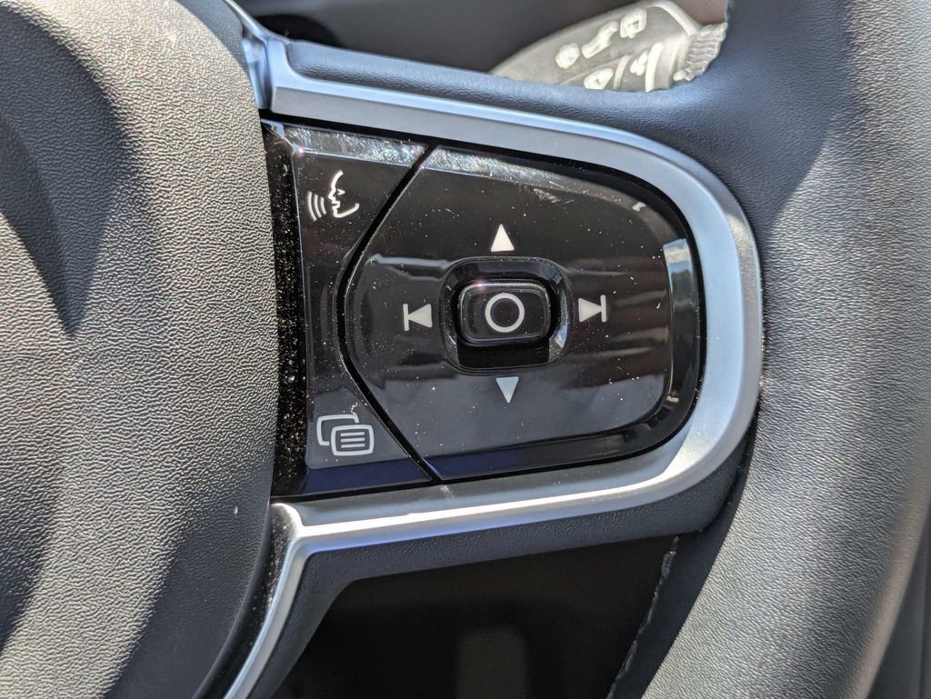 2026 Volvo XC90 Plus - Photo 27