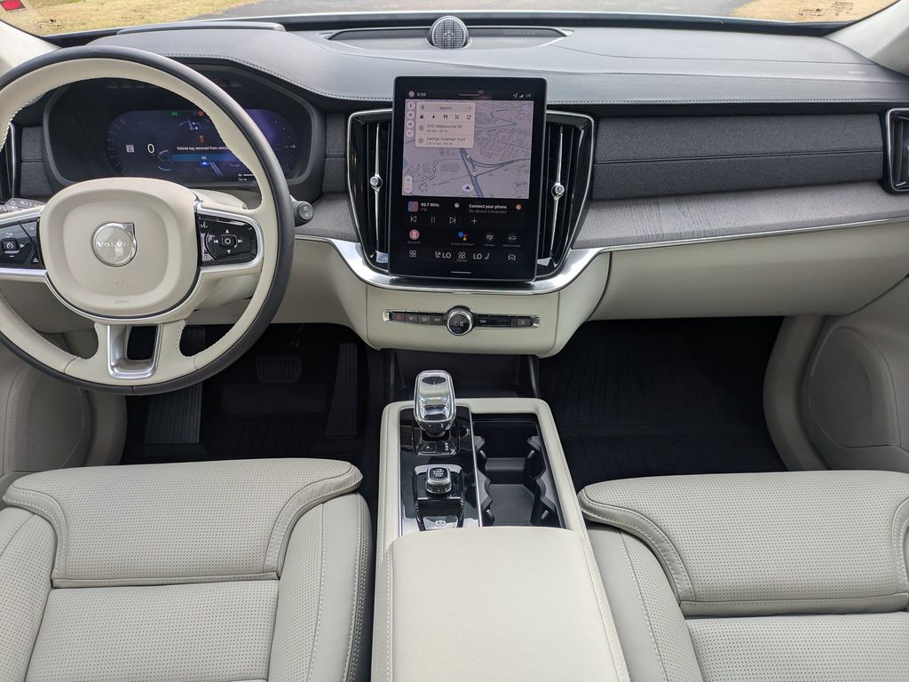 2026 Volvo XC90 Ultra - Photo 17