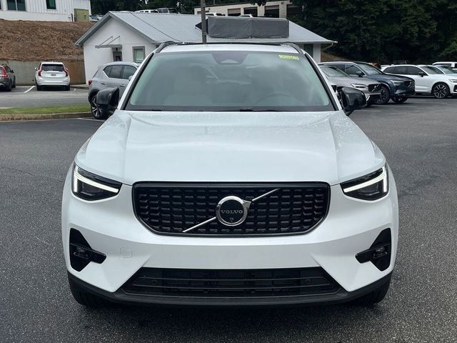 2025 Volvo XC40 Plus - Photo 11