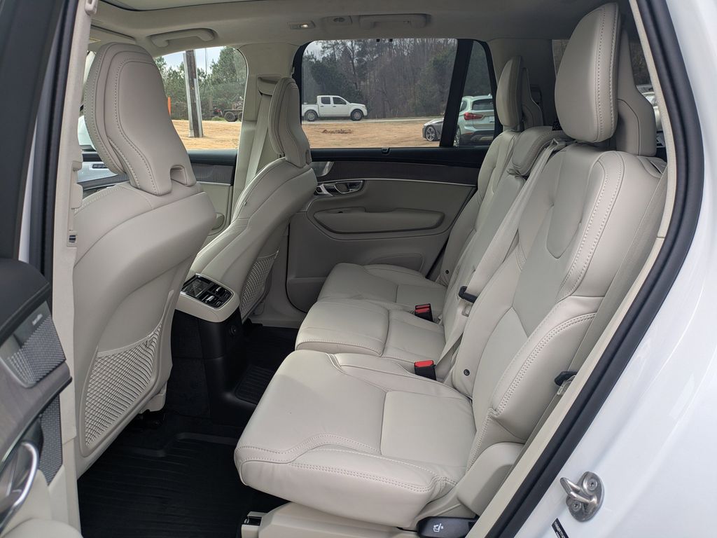 2026 Volvo XC90 Ultra - Photo 16
