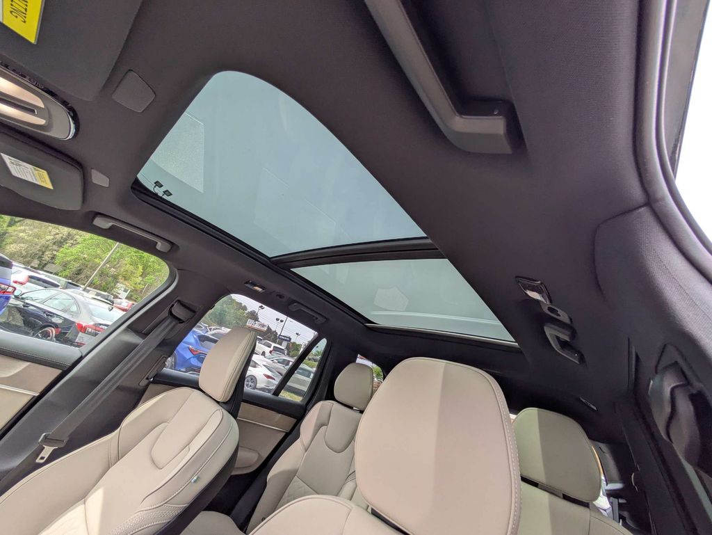 2026 Volvo XC90 Core - Photo 22