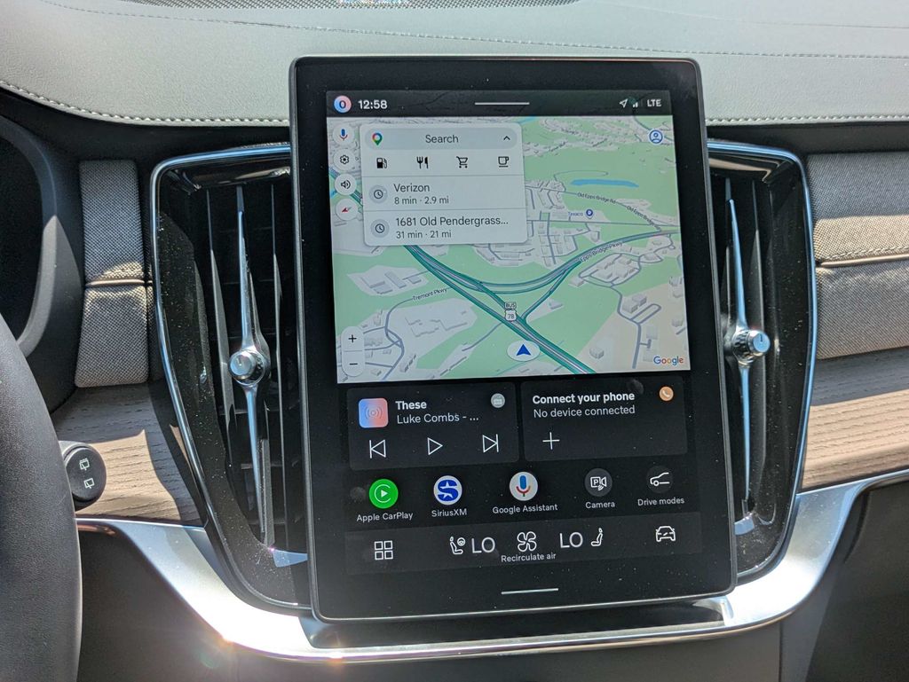 2026 Volvo XC90 Plus - Photo 23