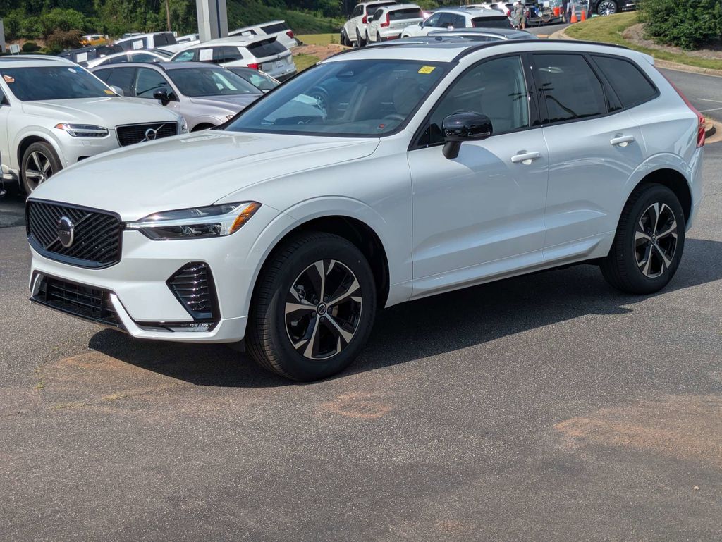 2026 Volvo XC60 B5 Core Dark AWD's photo