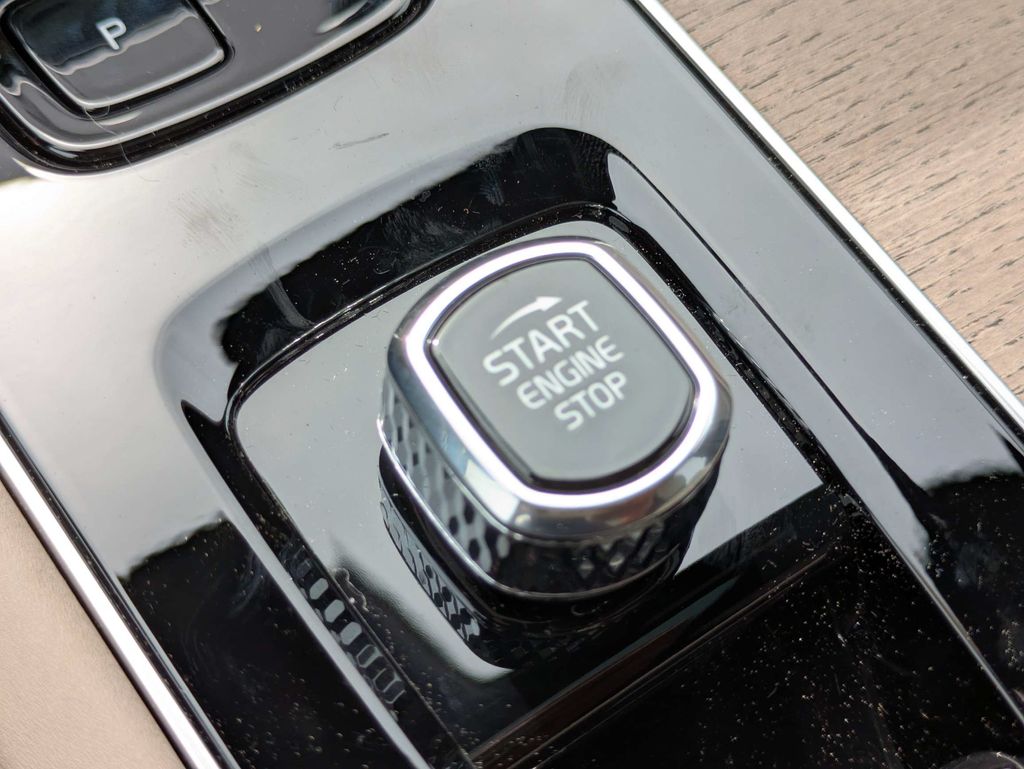 2026 Volvo XC90 Core - Photo 32