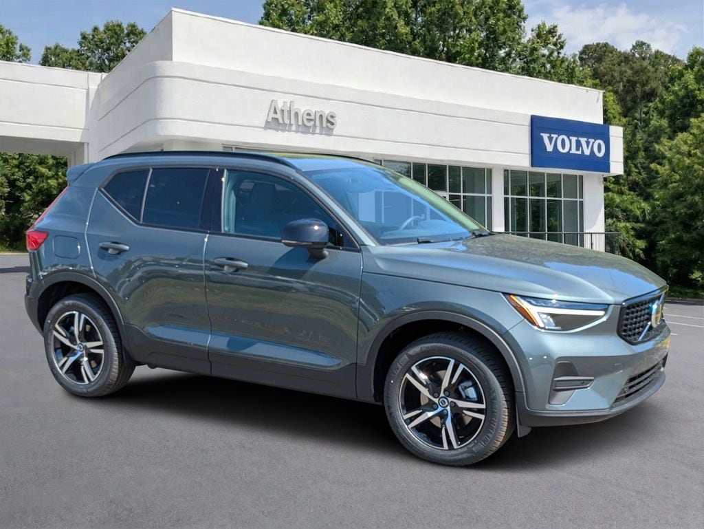 2026 Volvo XC40 B5 Core Dark AWD's photo
